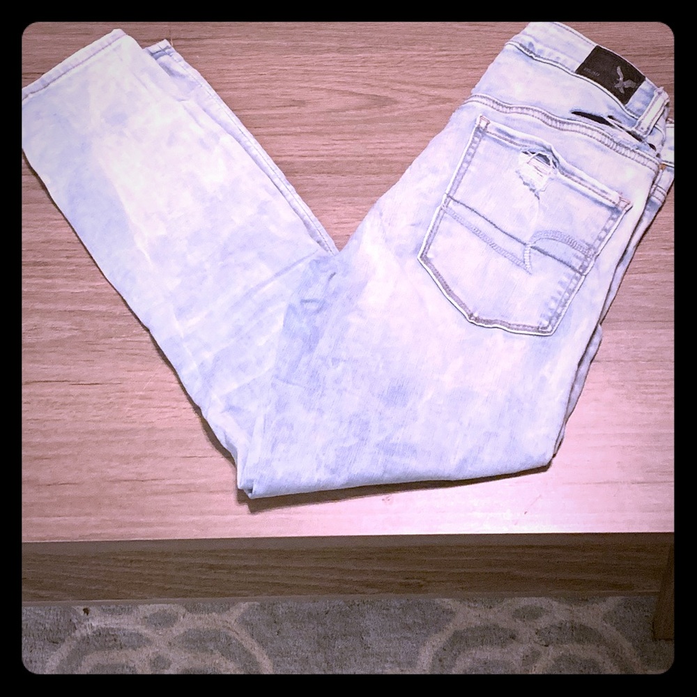 American eagle jeans size 6 / ripped jeans